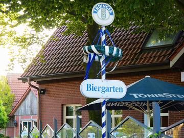 Bild vom Biergarten vom Landhotel Hermannshöhe.