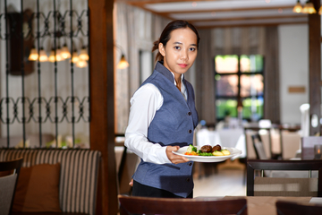 Bild einer Servicemitarbeitern vom Landhotel Hermannshöhe.