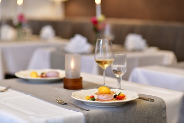 Bild von einem Menü für zwei Personen im Restaurant des Landhotels Hermannshöhe.