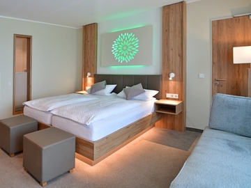Bild eines Bades eines Hotelzimmers im Haus Timpenbusch vom Landhotel Hermannshöhe.